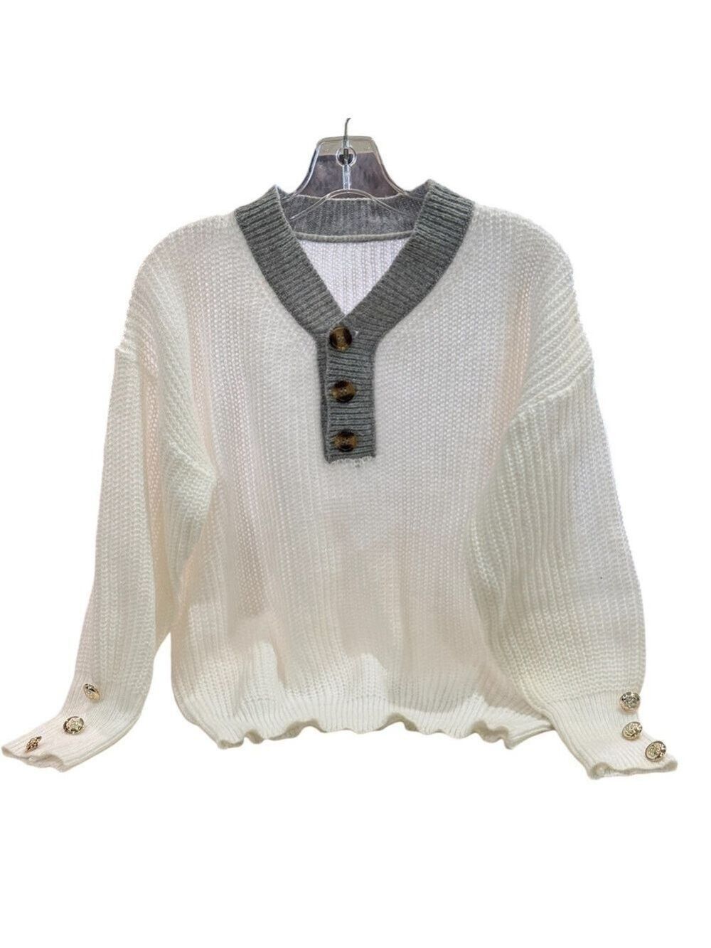 Women’s Button Sweater. Size Medium.